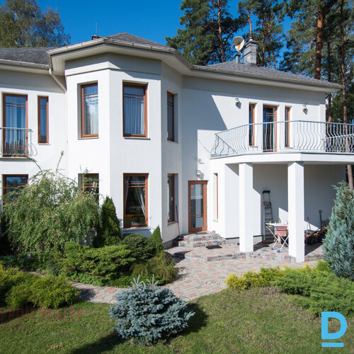 Pārdod māju Jūrmalā, Semafora 9a, 299m² Pārdod māju Jūrmalā, Semafora 9a, 299m²