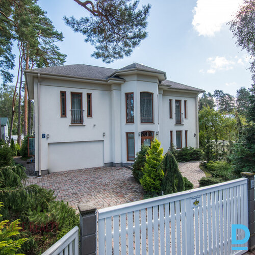 Pārdod māju Jūrmalā, Semafora 9a, 299m²