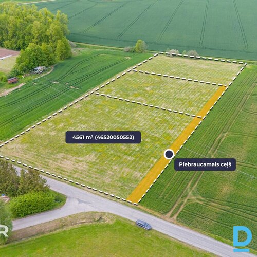 Pārdošanā ļoti plašs 4560 m² zemes gabals privātai apbūvei pie Dobeles.Spiediet 