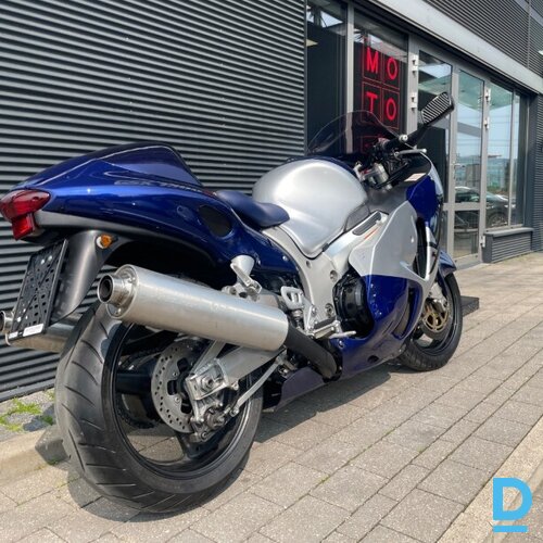 Pārdod Suzuki Hayabusa Gsxr1300 motociklu, 1300 cm³, 2001