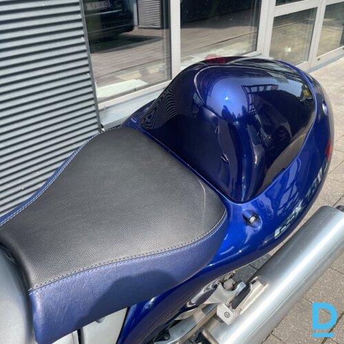 Pārdod Suzuki Hayabusa Gsxr1300 motociklu, 1300 cm³, 2001