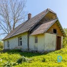 Pārdošanā lauku viensēta ar palīgēku un 2.2 ha zemes gabalu Raunas pagastā.Viens