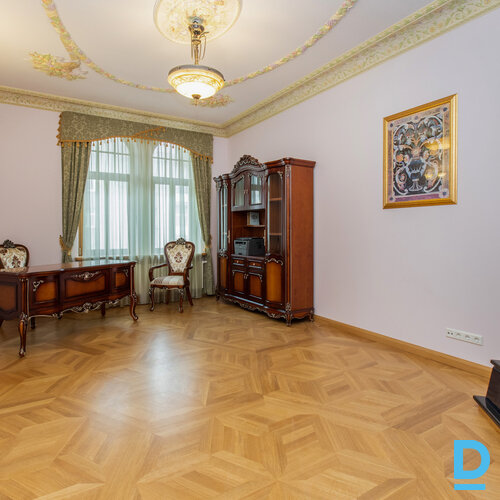 Pārdod dzīvokli Rīga Centrs Brīvības 76 Pārdod dzīvokli Rīga Centrs Brīvības 76