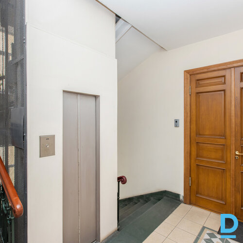 Pārdod dzīvokli Rīga Centrs Brīvības 76 Pārdod dzīvokli Rīga Centrs Brīvības 76