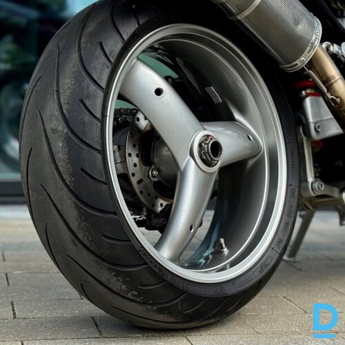 Pārdod Triumph Speed Triple 955 motociklu, 955 cm³, 2002