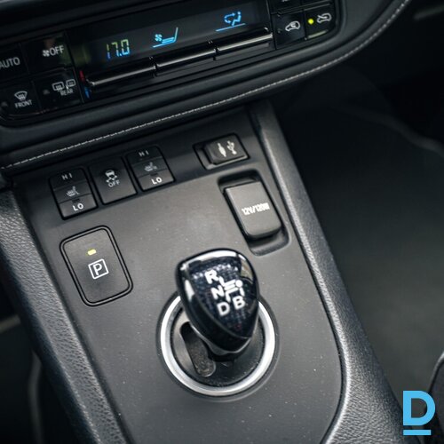 Pārdod Toyota Auris 1.8 benz/hibrīds, 2018 Pārdod Toyota Auris 1.8 benz/hibrīds, 2018