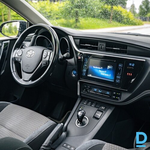 Pārdod Toyota Auris 1.8 benz/hibrīds, 2018 Pārdod Toyota Auris 1.8 benz/hibrīds, 2018