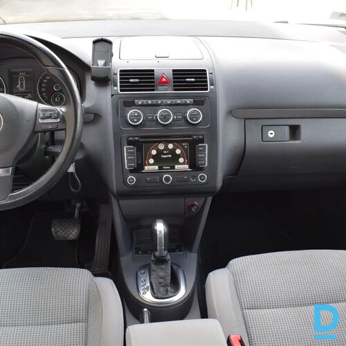 Pārdod Volkswagen Touran 2.0d, 2013