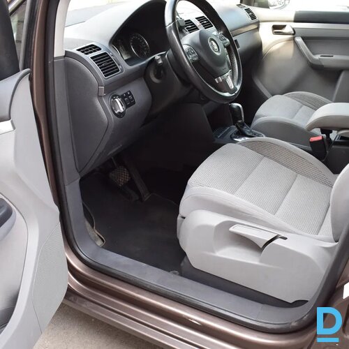 Pārdod Volkswagen Touran 2.0d, 2013