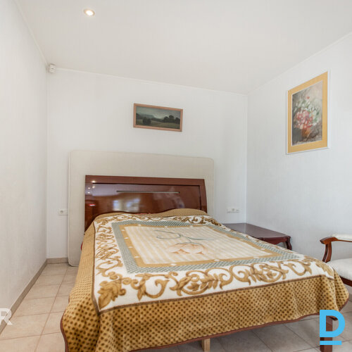 Plaša un eleganta māja Jūrmalā ar privātu SPA zonu.Šajā mājā ir padomāts par vis