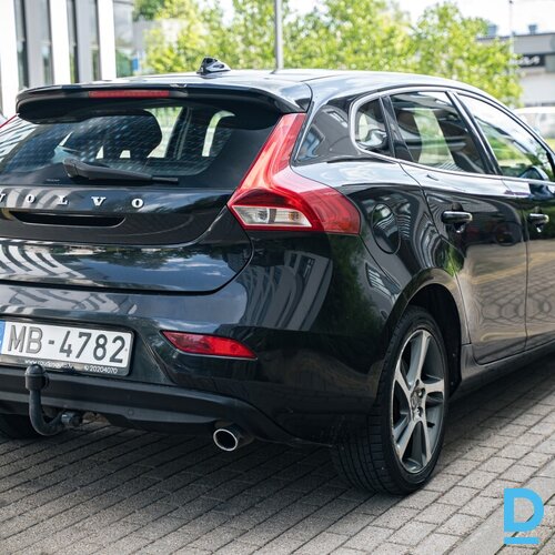 Pārdod Volvo V40 2.0d, 2015