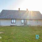 Pārdošanā 1/2 no lauku viensētas ar 900 m² zemes gabalu Skultes pagastā.Plānojum
