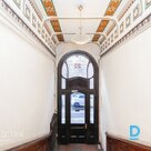 Spacious apartment in a renovated courtyard house. Unfinished. The apartment has high ceilings, new electricity has been installed, and additional risers have been installed to create a better layout