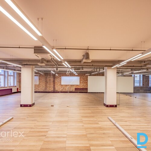 Birojs industriālā stilā Vecrīgā pie Līvu laukuma Birojs industriālā stilā Vecrīgā pie Līvu laukuma