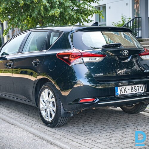 Pārdod Toyota Auris 1.6i, manuāls, 2016