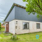 Pārdošanā privātmāja ar labiekārtotu zemes gabalu netālu no pilsētas centra.Māja