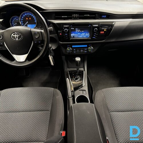 Pārdod Toyota Corolla 1.6i, 2016