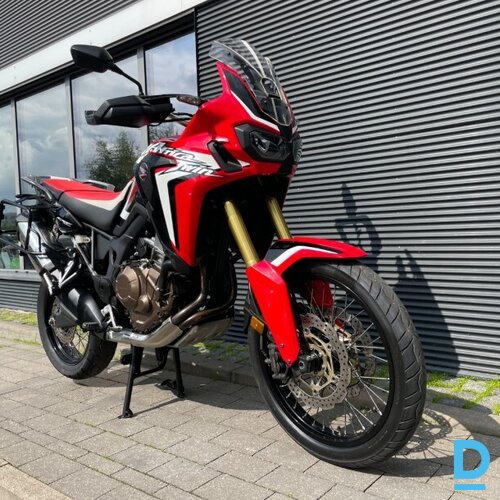 Pārdod Honda Africa Twin motociklu, 1100 cm³, 2016 Pārdod Honda Africa Twin motociklu, 1100 cm³, 2016
