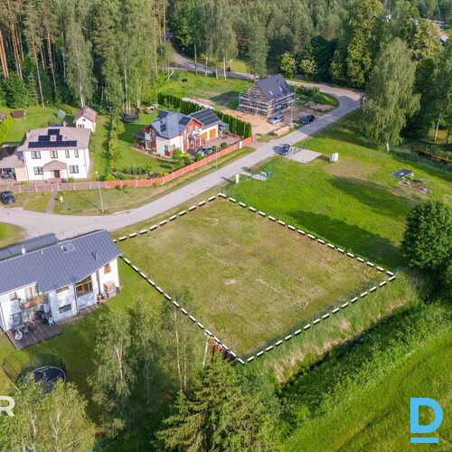 Pārdošanā 1223 m² zemes gabals privātmājas būvniecībai slēgtā ciematā "Lapsas".P