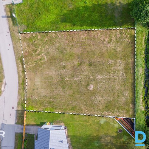 Pārdošanā 1223 m² zemes gabals privātmājas būvniecībai slēgtā ciematā "Lapsas".P