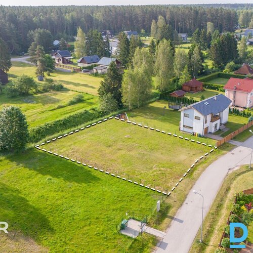 Pārdošanā 1223 m² zemes gabals privātmājas būvniecībai slēgtā ciematā "Lapsas".P