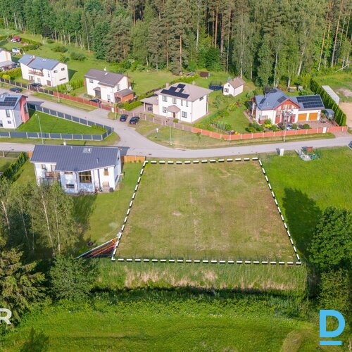 Pārdošanā 1223 m² zemes gabals privātmājas būvniecībai slēgtā ciematā "Lapsas".P