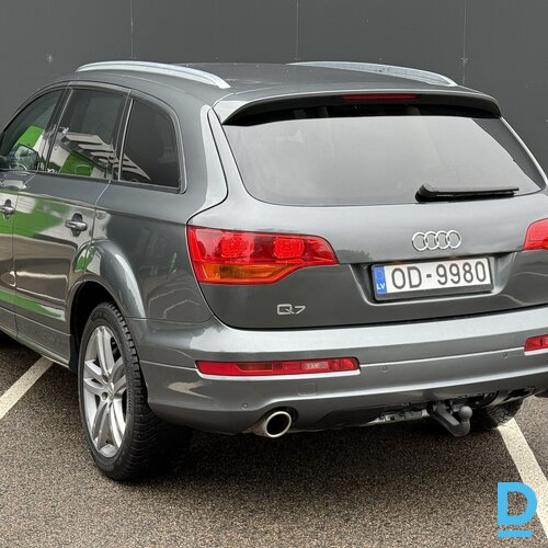 Pārdod Audi Q7 4.2d, 2007