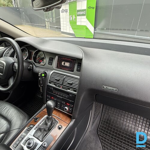 Pārdod Audi Q7 4.2d, 2007