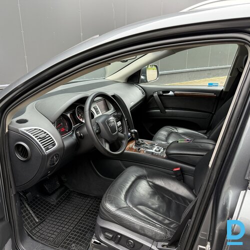 Pārdod Audi Q7 4.2d, 2007