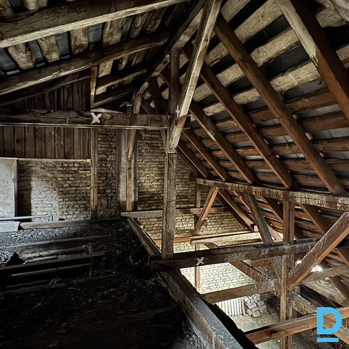 Pārdod dzīvokli Ernesta Birznieka Upīša iela 27