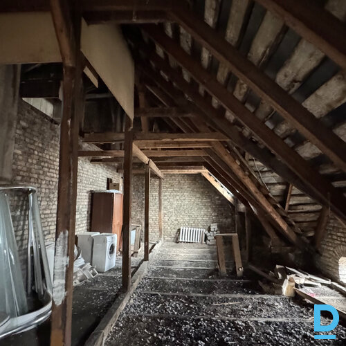 Pārdod dzīvokli Ernesta Birznieka Upīša iela 27