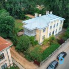 Skaisti renovēta vēsturiska māja