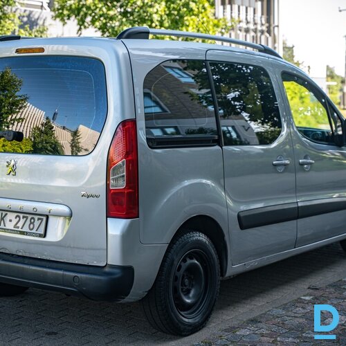 Pārdod Peugeot Partner 1.6d, 2011
