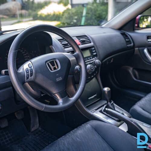 Pārdod Honda Accord 2.0i, 2003