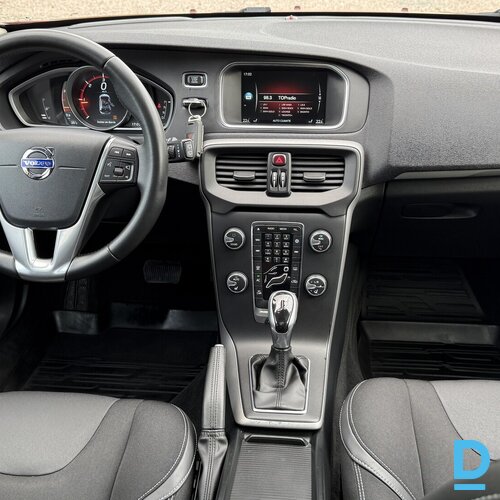 Pārdod Volvo V40 SUMMUM 2.0D3, 2015