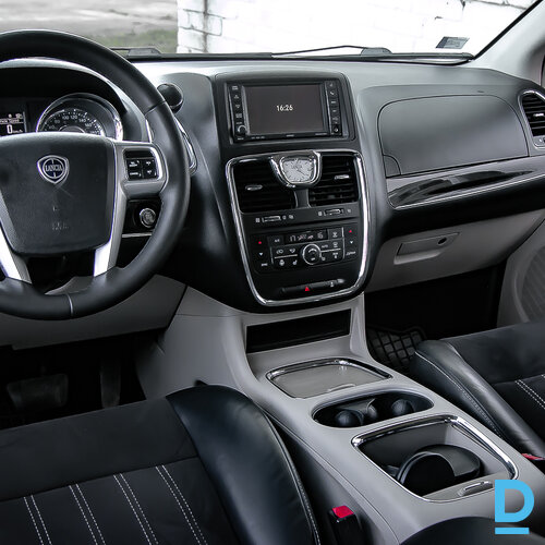 Pārdod Lancia Voyager 2.8 Crd, 2013