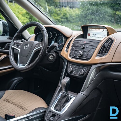 Pārdod Opel Zafira 2.0d, 2012