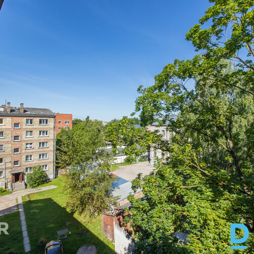 Pārdošanā mājīgs, kluss 2 istabu dzīvoklis pašā Jelgavas centrā.Dzīvokļa plānoju