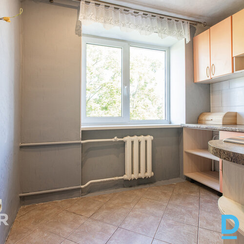 Pārdošanā mājīgs, kluss 2 istabu dzīvoklis pašā Jelgavas centrā.Dzīvokļa plānoju