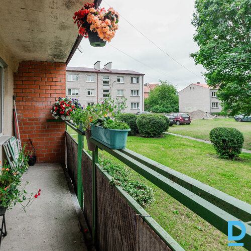 Pārdod dzīvokli Mazcenu aleja 9
