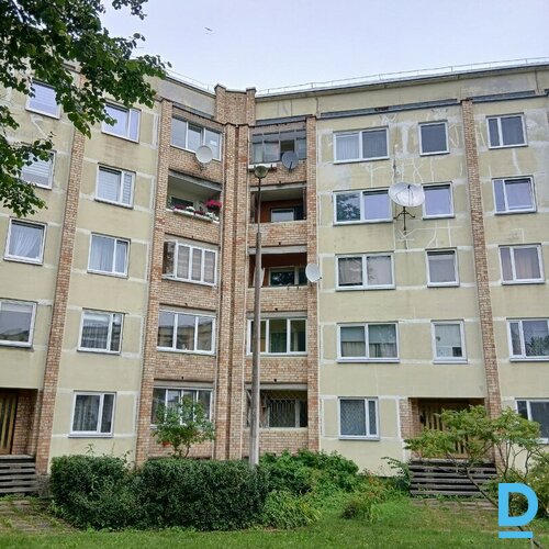 Pārdod dzīvokli Rūpniecības iela 15, 81.1m², 3 ist.