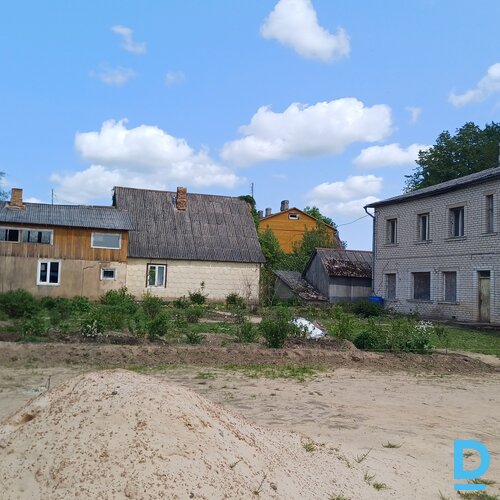 Tiek pārdota privātā dzīvojamā 8 dzīvokļu māja Tiek pārdota privātā dzīvojamā 8 dzīvokļu māja