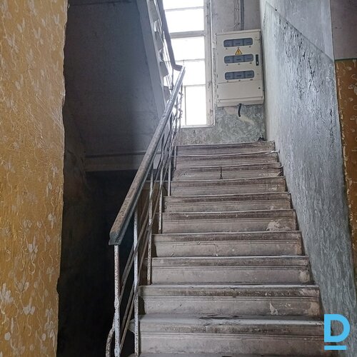 Tiek pārdota privātā dzīvojamā 8 dzīvokļu māja Tiek pārdota privātā dzīvojamā 8 dzīvokļu māja