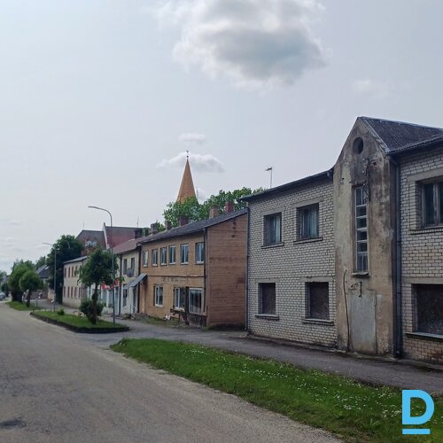 Tiek pārdota privātā dzīvojamā 8 dzīvokļu māja Tiek pārdota privātā dzīvojamā 8 dzīvokļu māja