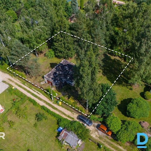 Pārdošanā 1226 m² zemes gabals privātai apbūvei Baložos.Zeme atrodas savrupmāju 