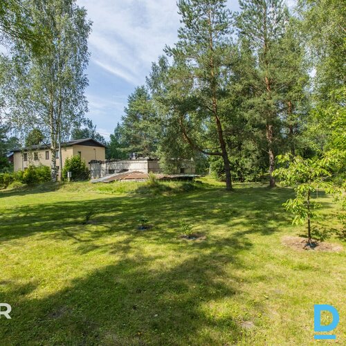 Pārdošanā 1226 m² zemes gabals privātai apbūvei Baložos.Zeme atrodas savrupmāju 