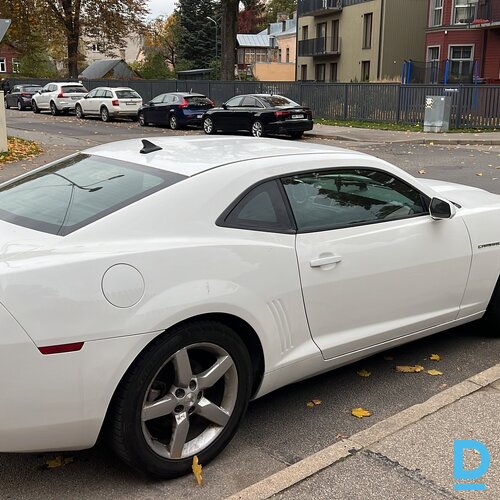 Pārdod Chevrolet Camaro, 2012. gada. Ideālā tehniskā stāvoklī. Vasaras un ziemas riepu komplekts. Strādā viss, kam jāsrtrādā.