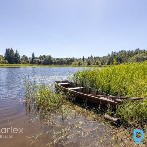 ĪPAŠUMS AR PRIVĀTU SKATU TORNI