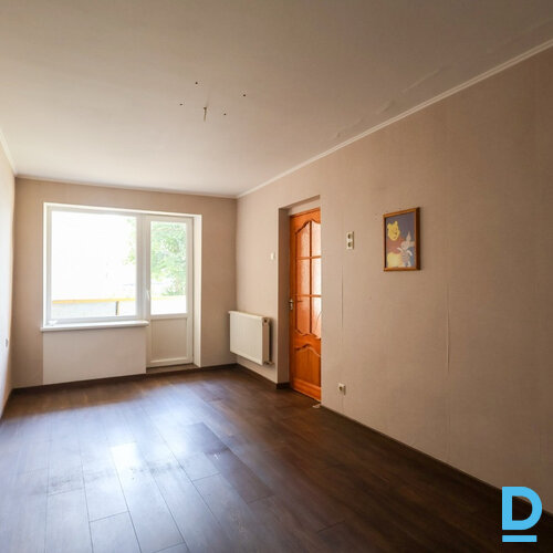 Pārdod dzīvokli Roņu iela 5