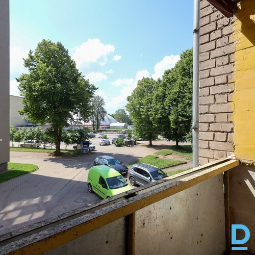 Pārdod dzīvokli Roņu iela 5